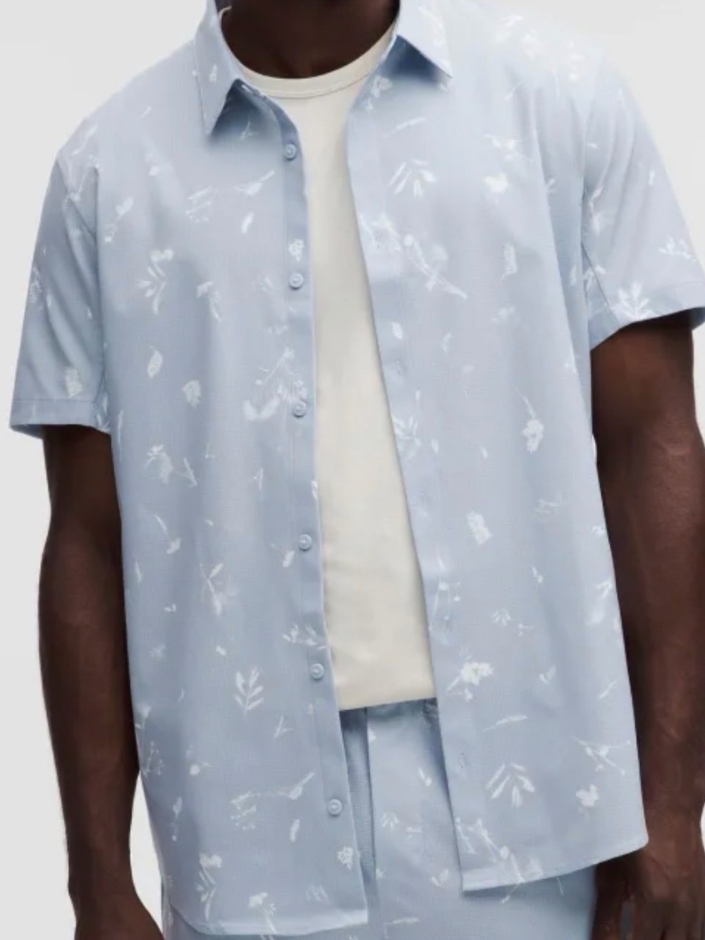 Lululemon Men’s Airing Easy Short-Sleeve Shirt Size Small